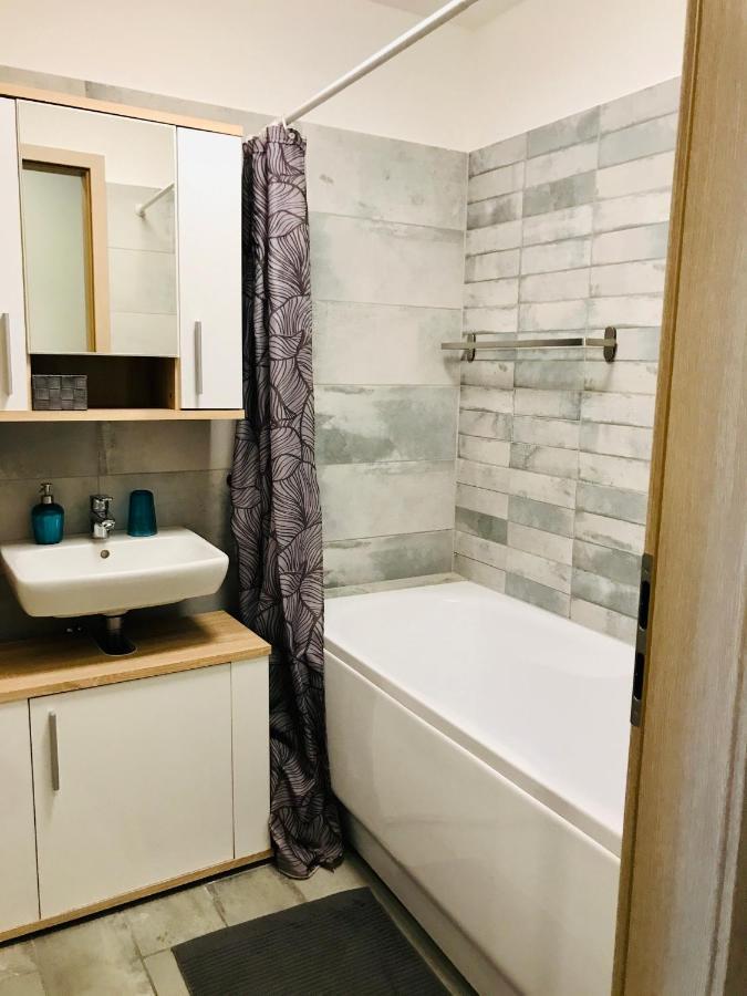 バラトンレッレLelle Rivieraアパートメント エクステリア 写真